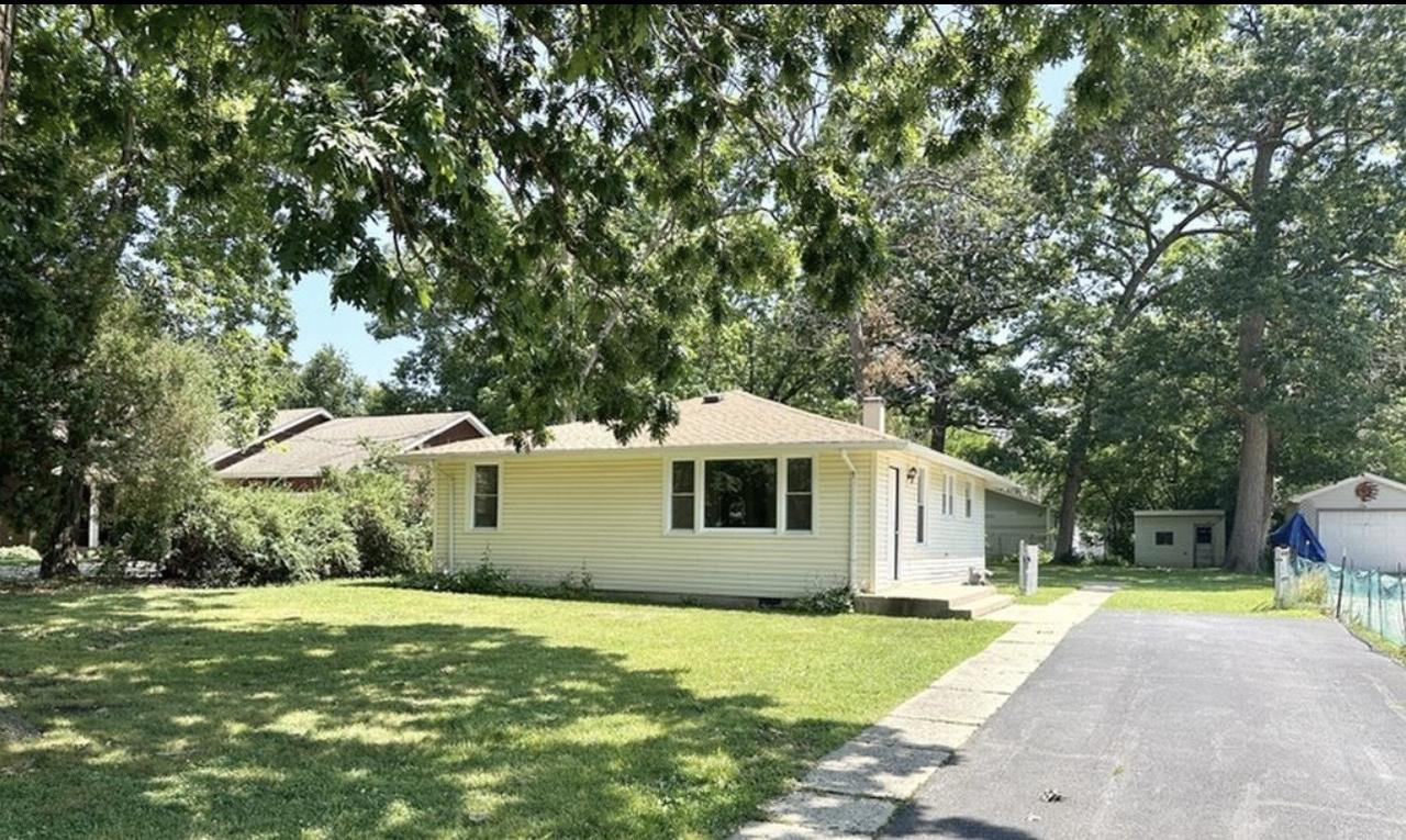 35339 N Hickory Ln., Round Lake, IL 60073