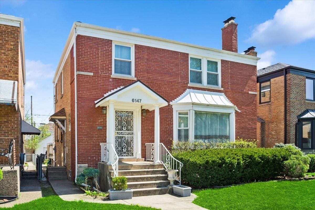 6147 N Central Park Ave., Chicago, IL 60659