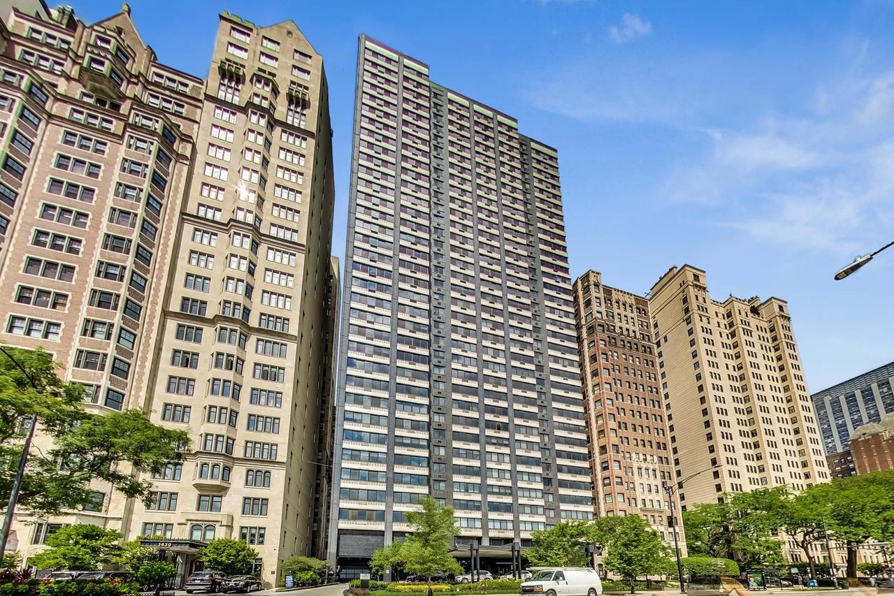1440 N Lake Shore Dr. #31E, Chicago, IL 60610