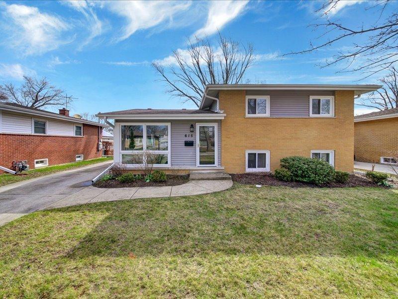 615 N Prospect Manor Ave., Mount Prospect, IL 60056