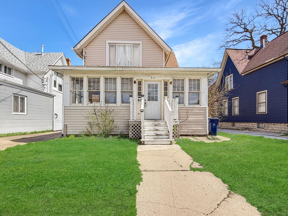 311 Ryerson Ave., Elgin, IL 60123