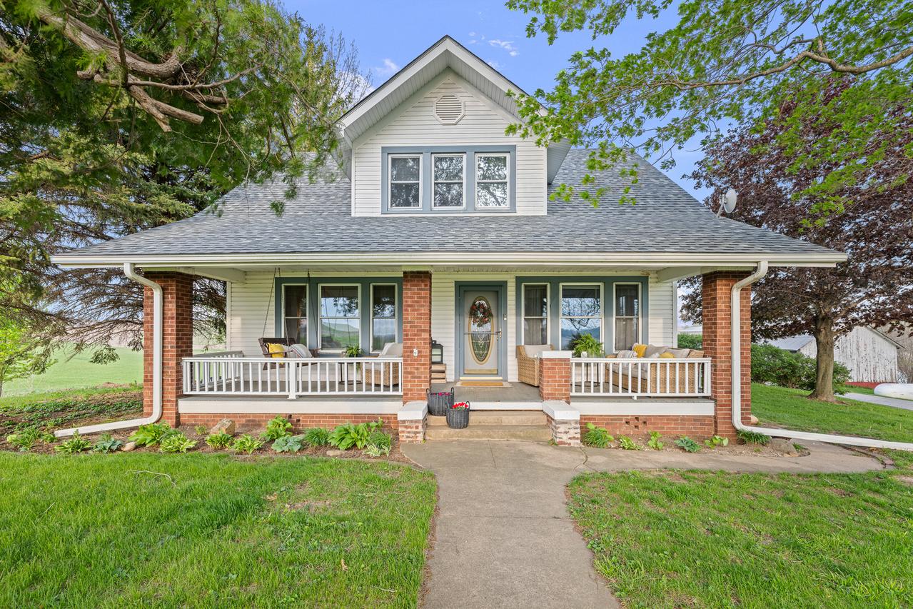 10198 E 2720 St., Kewanee, IL 61443