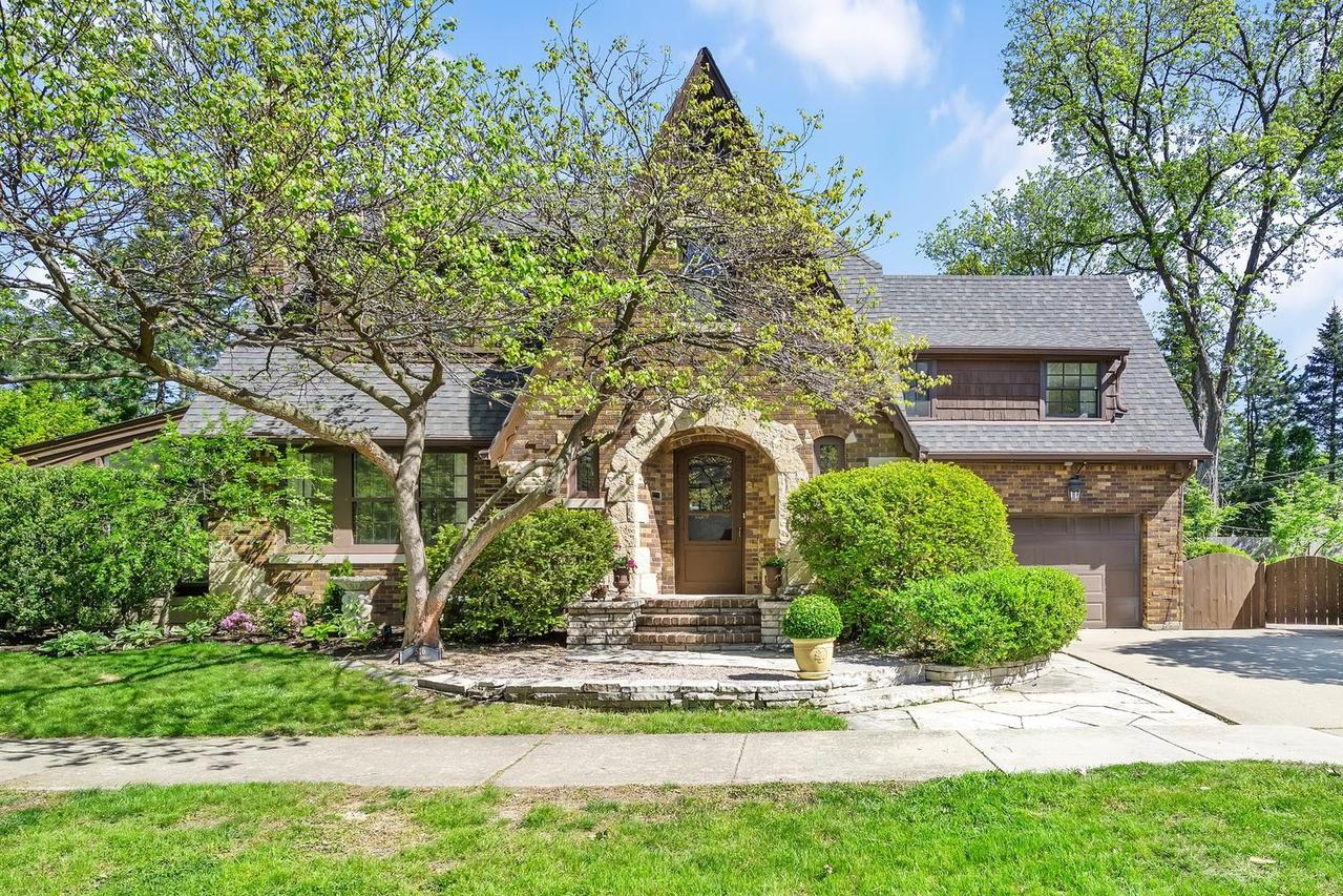 516 41st St., Western Springs, IL 60558