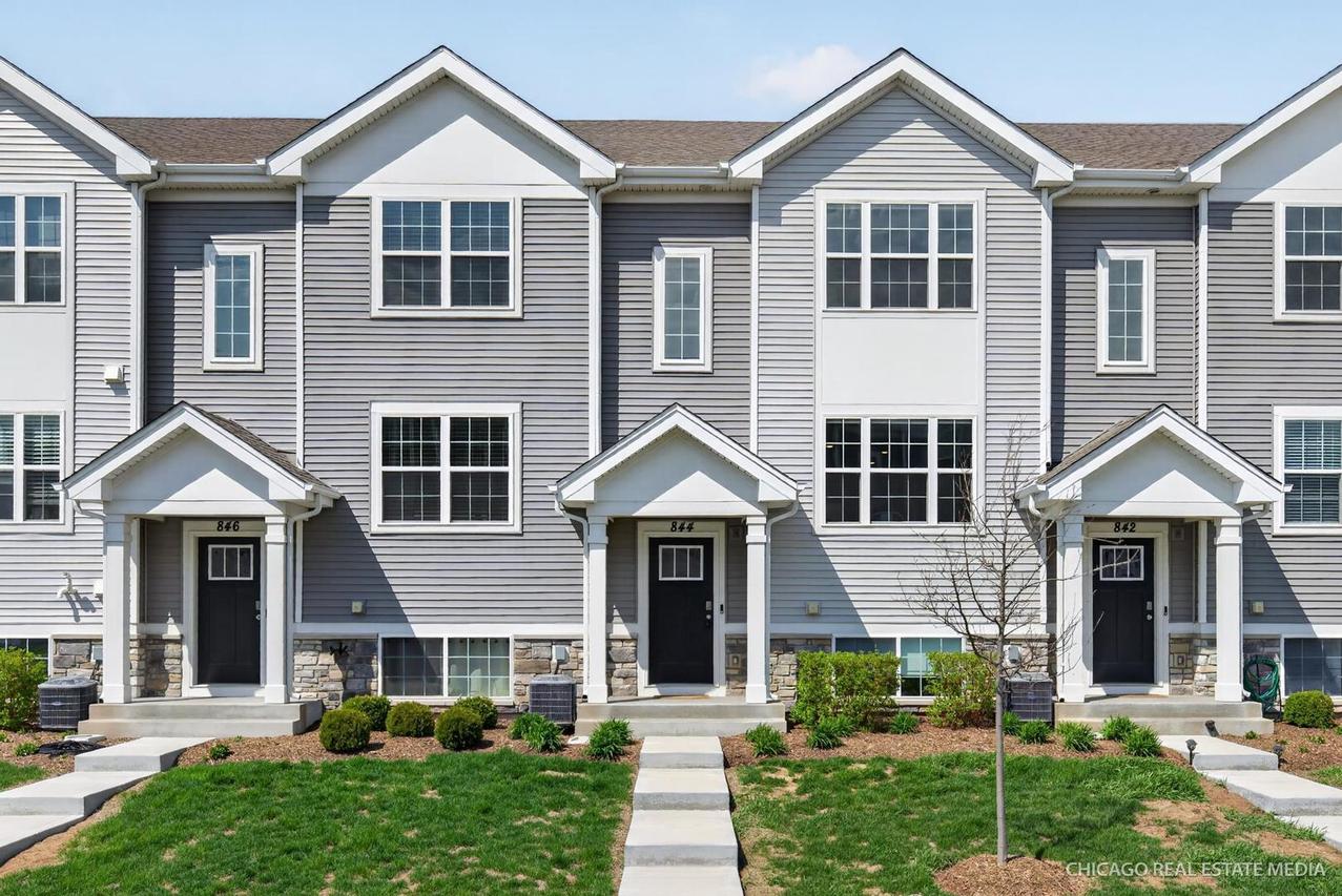 844 Briar Glen Ct., Hampshire, IL 60140