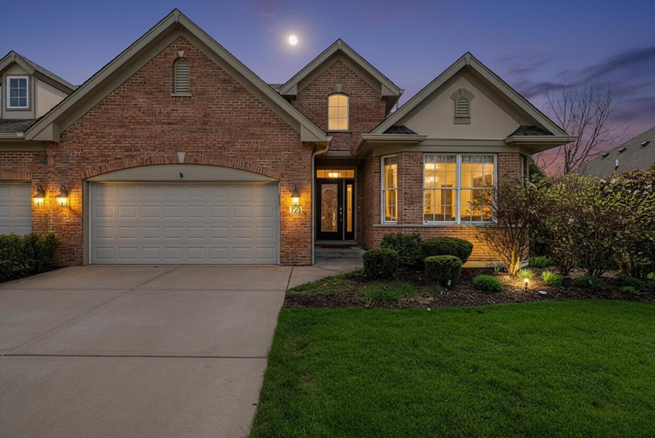 735 Woodglen Ln., Lemont, IL 60439