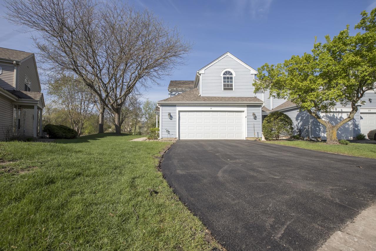 81 King Dr., Streamwood, IL 60107