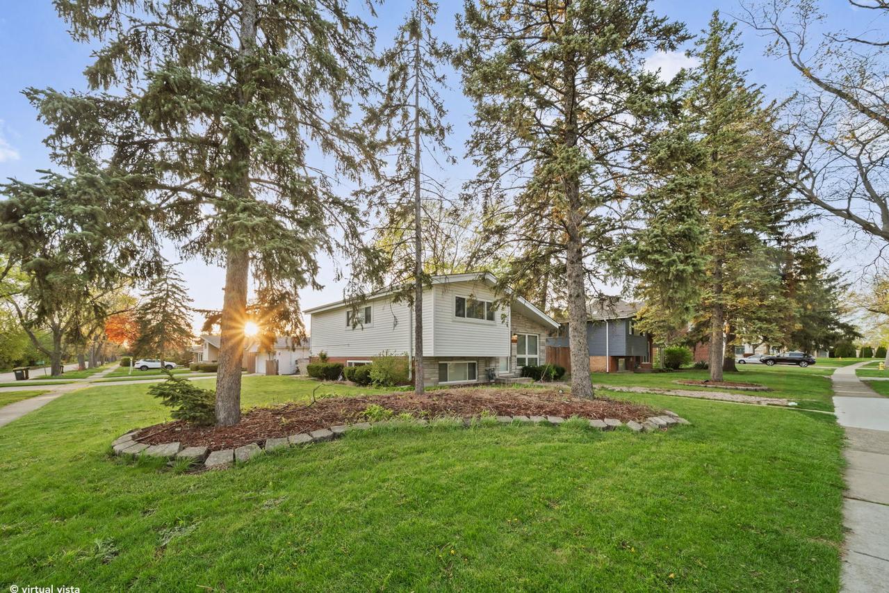 3N210 Wilson St., Elmhurst, IL 60126