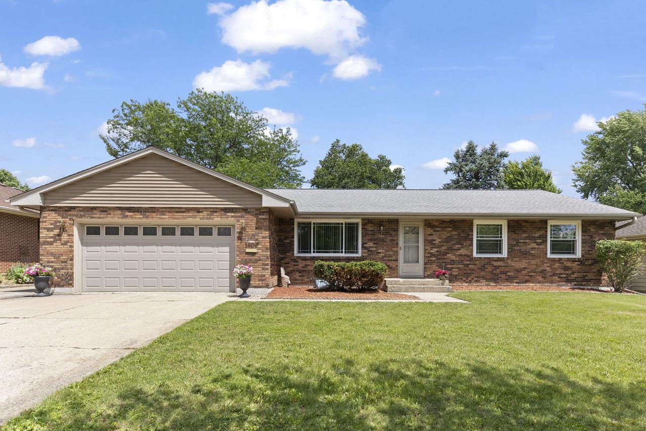 1606 Carlisle Ln., Dekalb, IL 60115