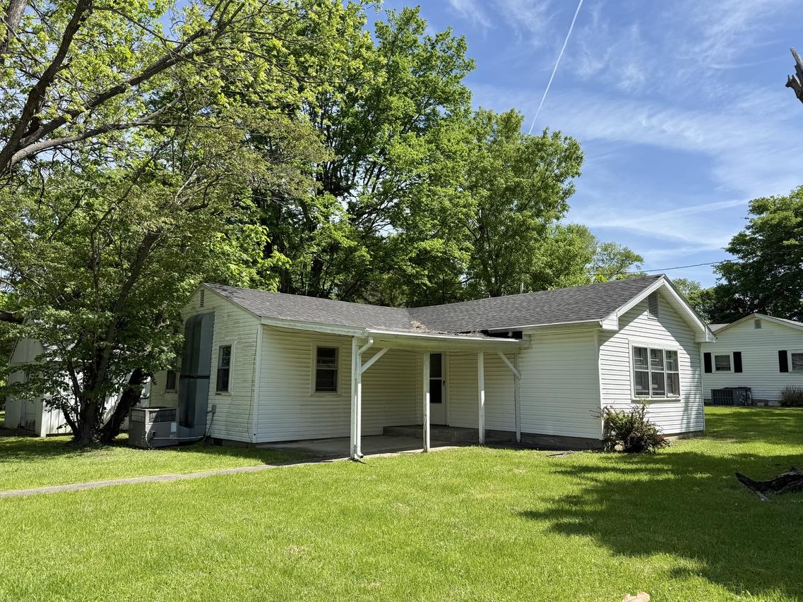 543 Tucker Ln., Metropolis, IL 62960
