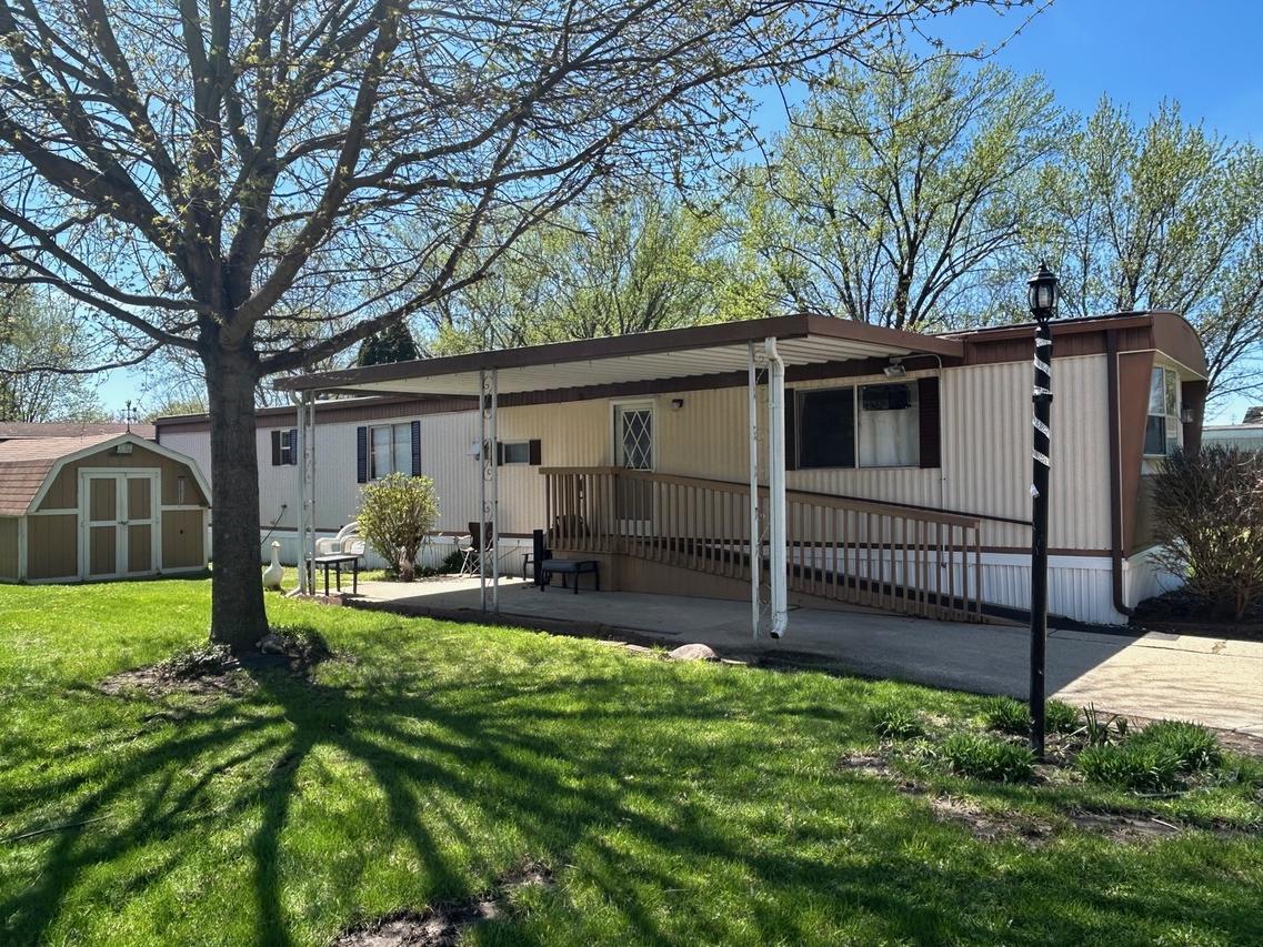 309 Lindenwood Dr., Belvidere, IL 61008