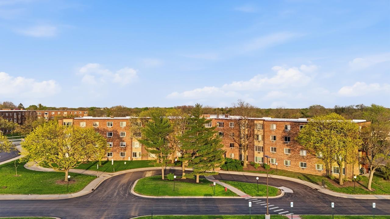 1475 Rebecca Dr. #217, Hoffman Estates, IL 60169