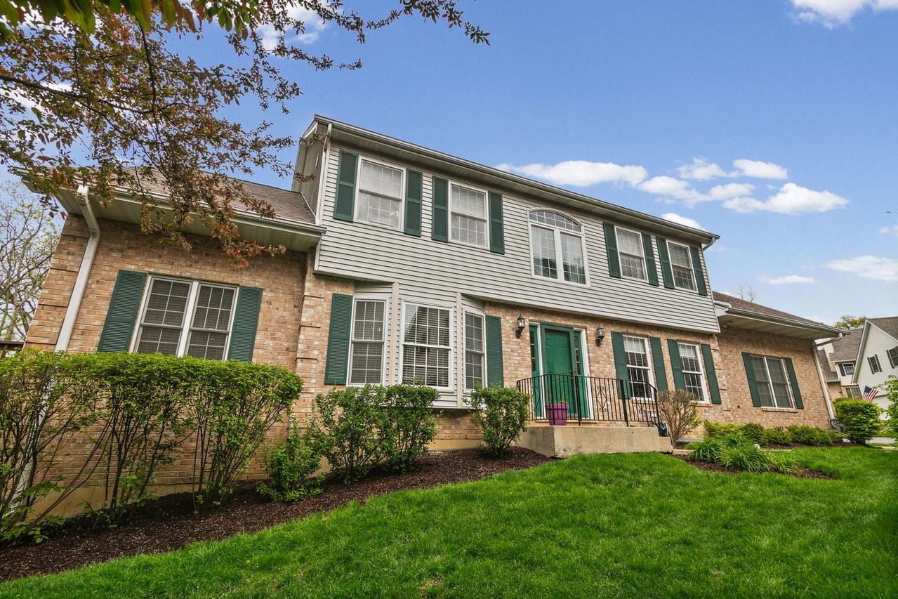 1354 Laurel Oaks Dr., Streamwood, IL 60107