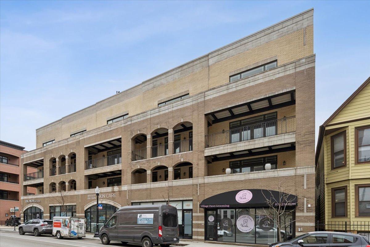 1423 W Belmont Ave. #4, Chicago, IL 60657