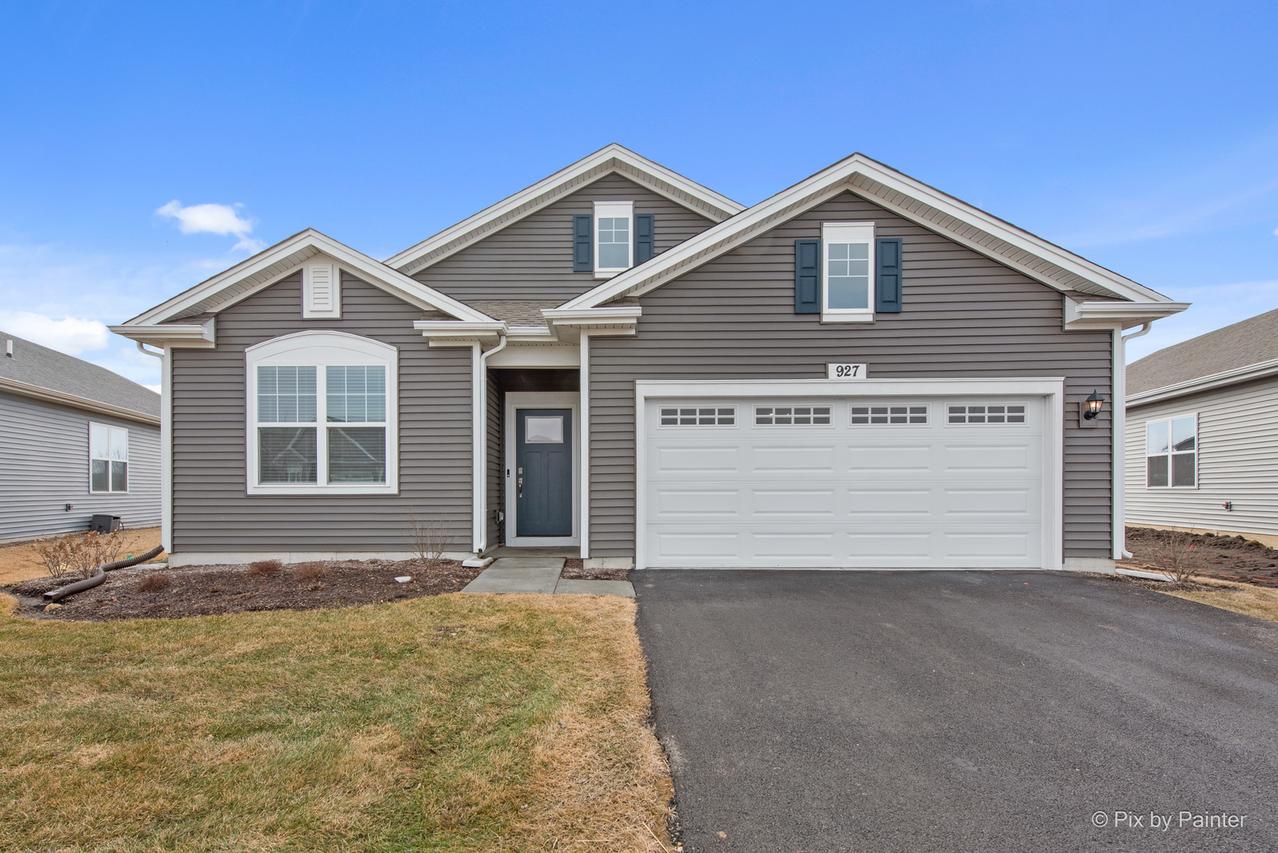 927 Plateau Dr., Pingree Grove, IL 60140