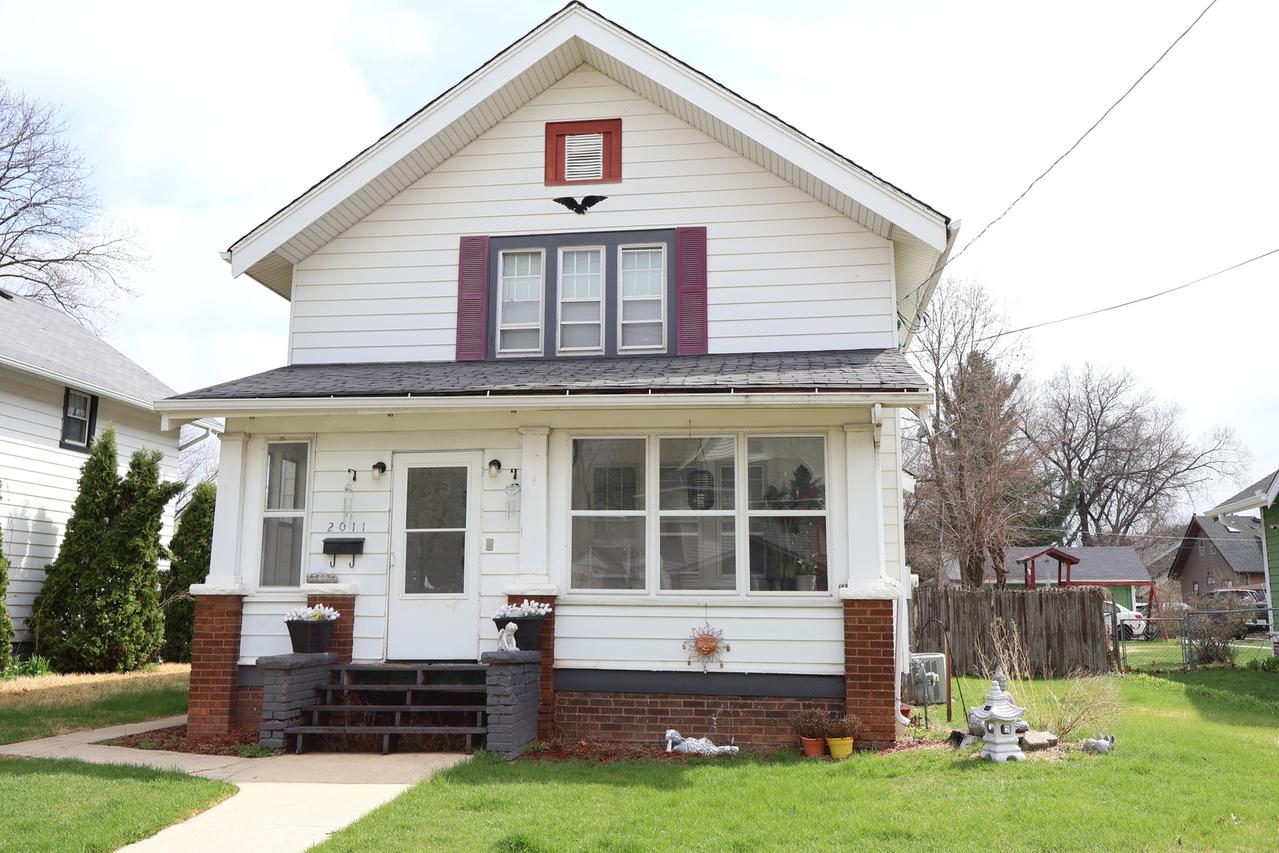 2011 Latham St., Rockford, IL 61103