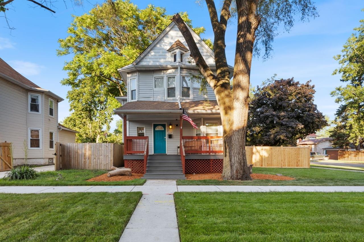 1617 S 4th Ave., Maywood, IL 60153