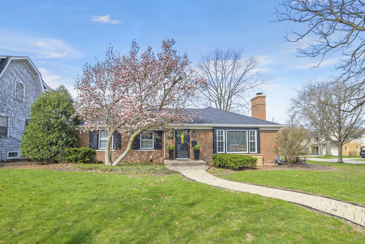 700 S Catherine Ave., La Grange, IL 60525