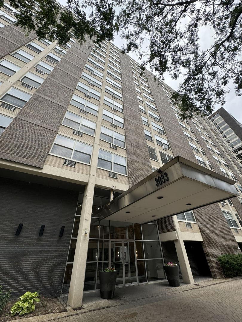 3033 N Sheridan Rd. #1505, Chicago, IL 60657