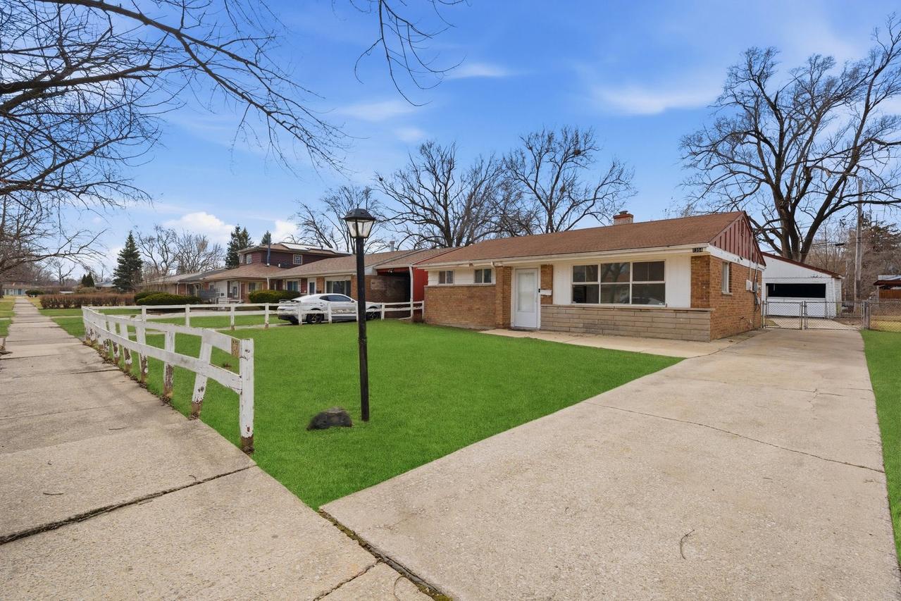 1354 Gordon Ave., Calumet City, IL 60409