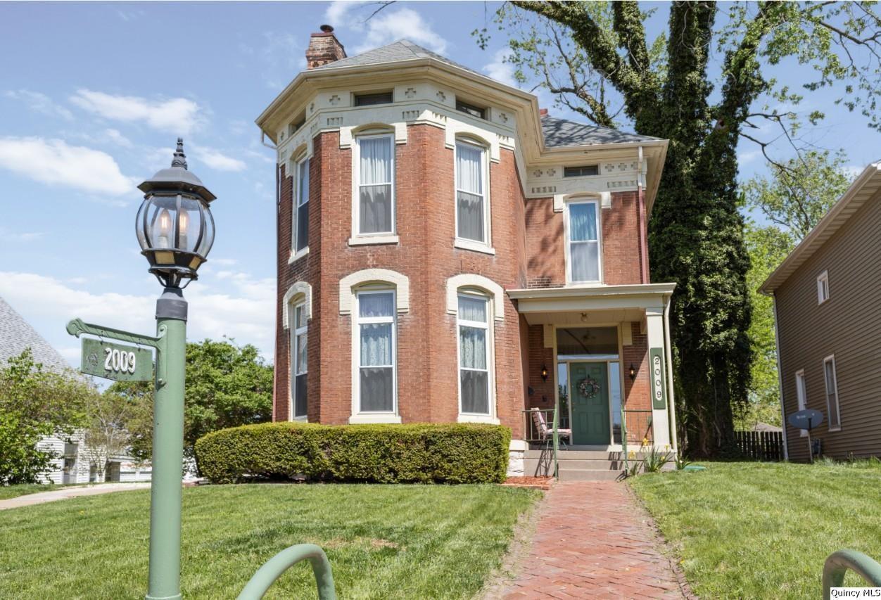 2009 Hampshire, Quincy, IL 62301