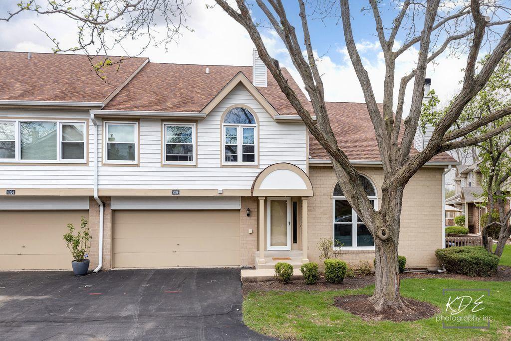 8026 Barrymore Dr. #37-2, Darien, IL 60561