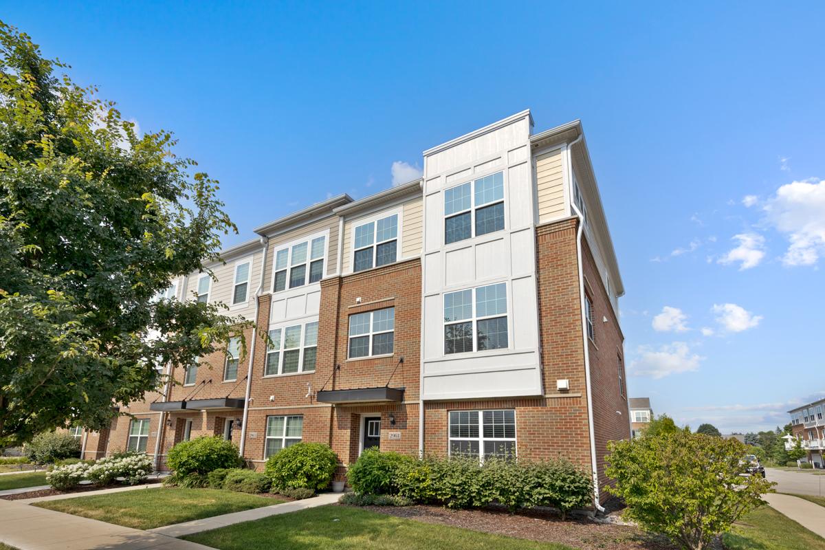2961 Reflection Dr., Naperville, IL 60564