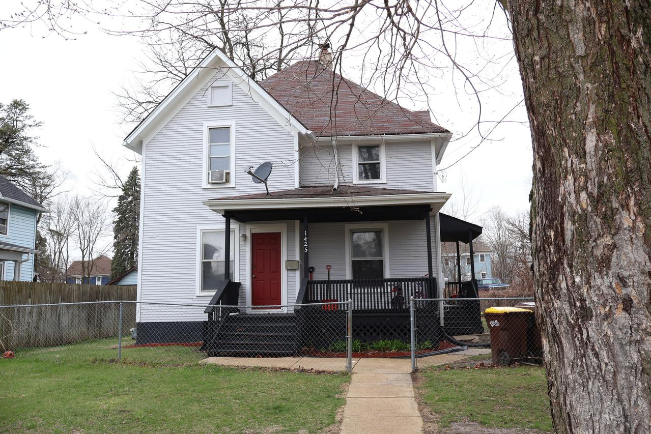 1425 Blaisdell St., Rockford, IL 61101