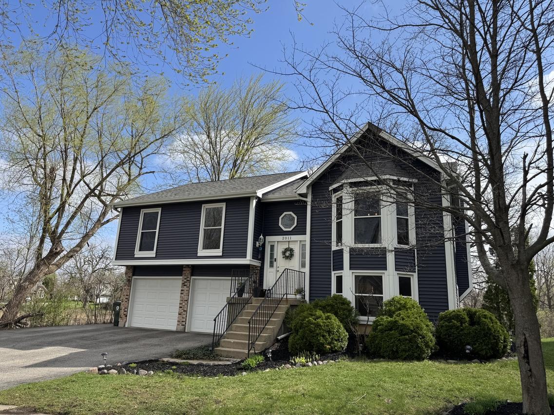 2011 Oak Tree Tr., Lake Villa, IL 60046