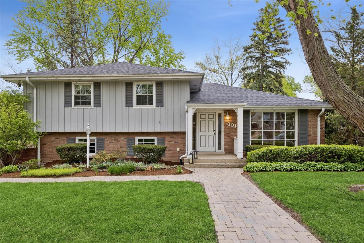 801 S Madison St., Hinsdale, IL 60521