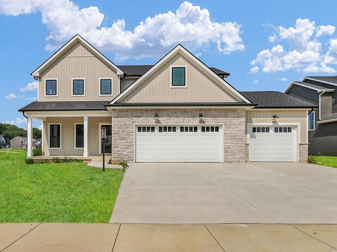 1113 Willowgrove Ln., Mahomet, IL 61853