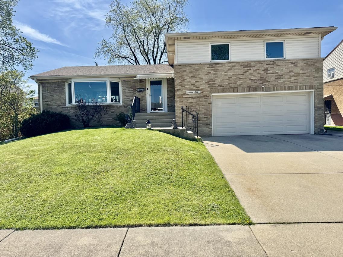 1650 Charleston Ct., Melrose Park, IL 60160