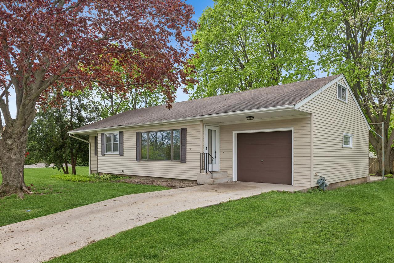 821 Diane Ct., Marengo, IL 60152