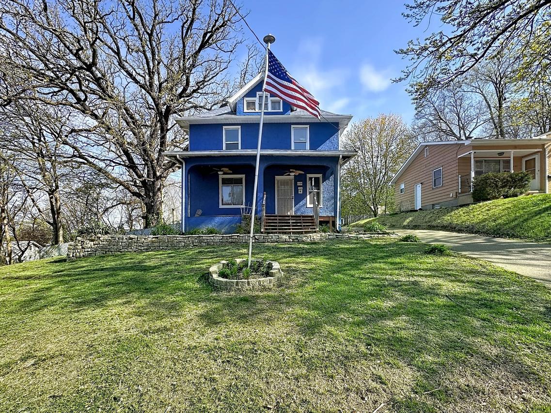 1225 23rd Ave., Rock Island, IL 61201