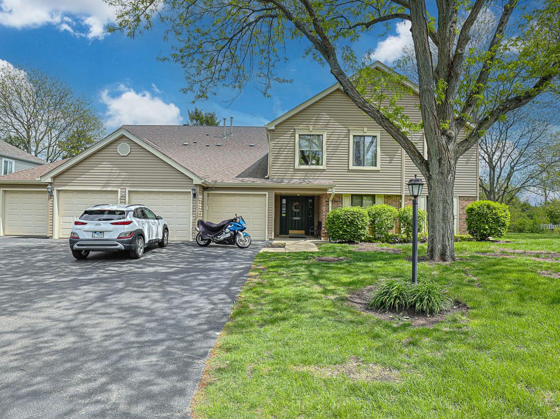 0N061 Coniston Ct. #605, Winfield, IL 60190