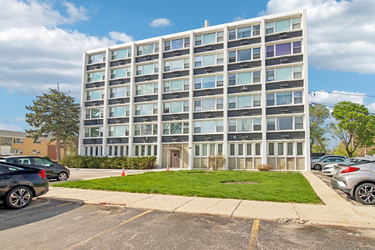 5975 N Odell Ave. #3C, Chicago, IL 60631