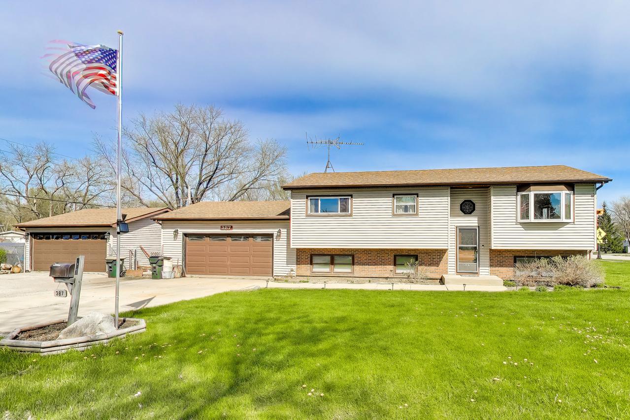 387 Lakewood Dr., Antioch, IL 60002
