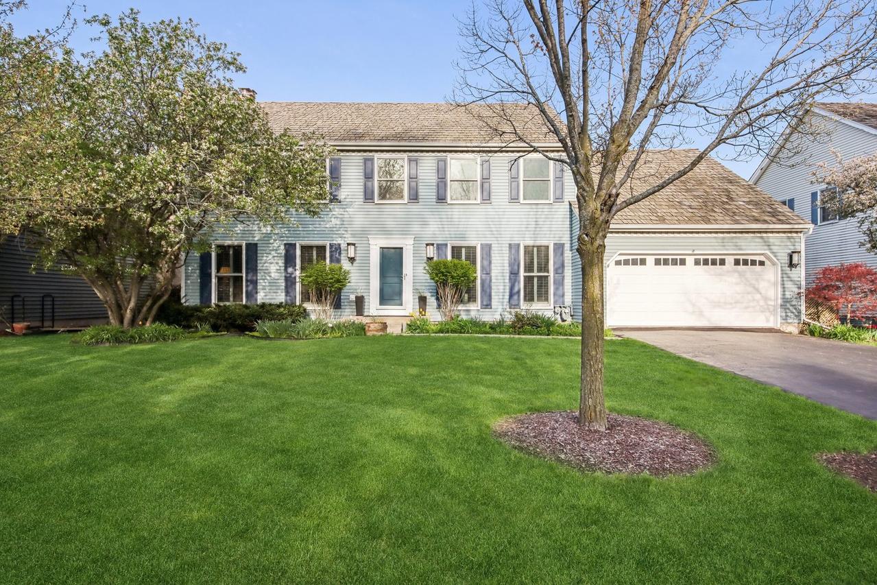 384 Whitney Dr., Barrington, IL 60010