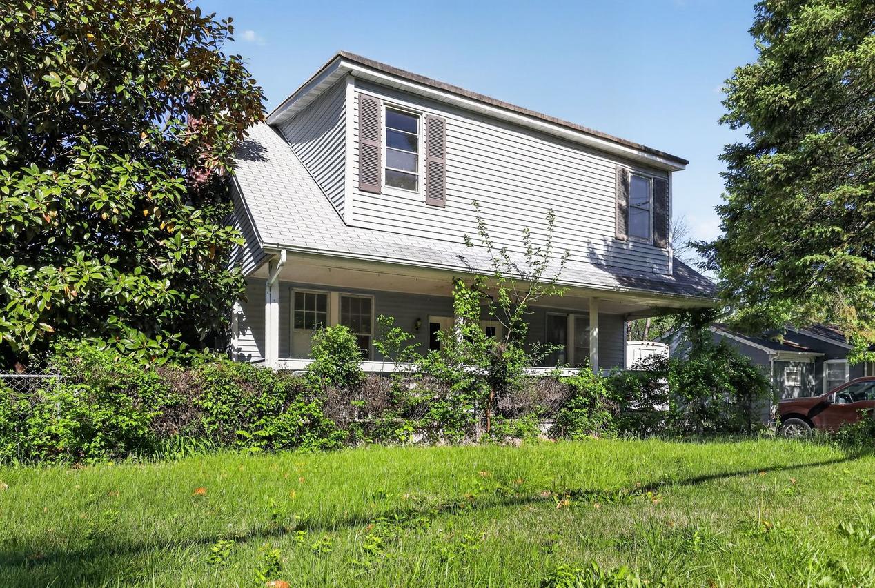 629 Royal Heights Rd., Belleville, IL 62226