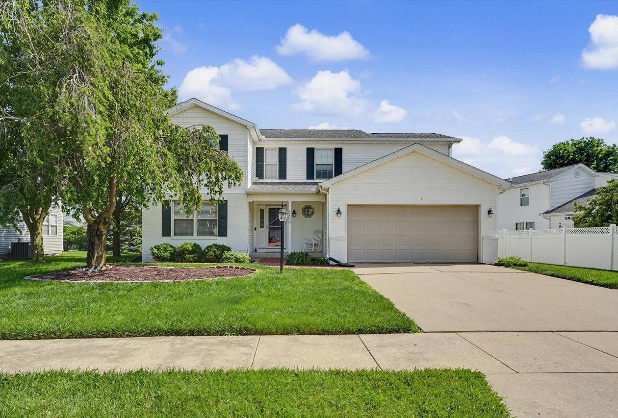 206 E Tomaras Ave., Savoy, IL 61874