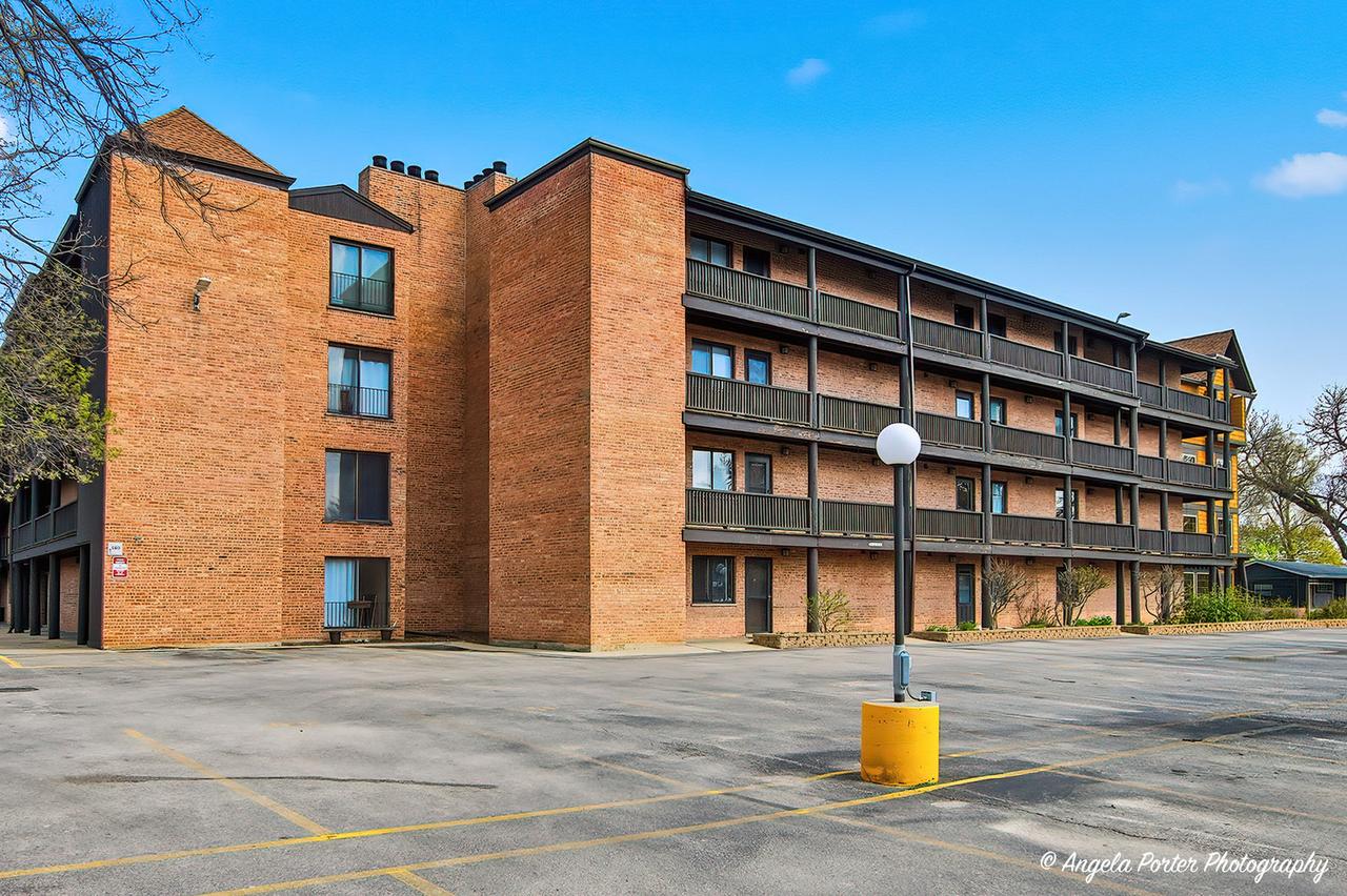 460 N Main St. #N206A, Wauconda, IL 60084