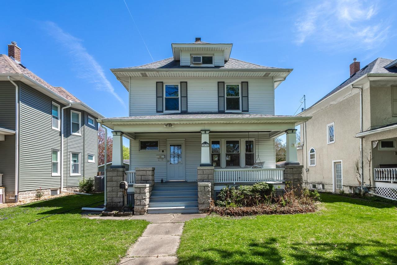 2036 13th St., Moline, IL 61265