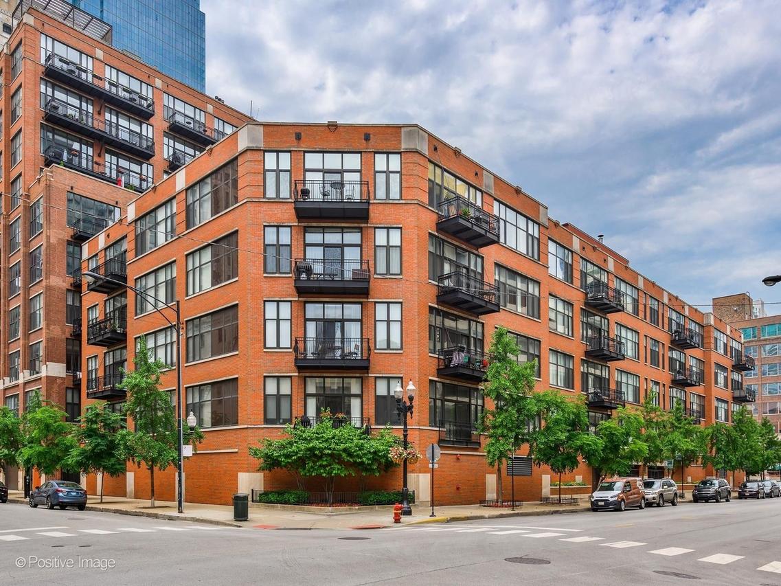 333 W Hubbard St. #613-614, Chicago, IL 60654