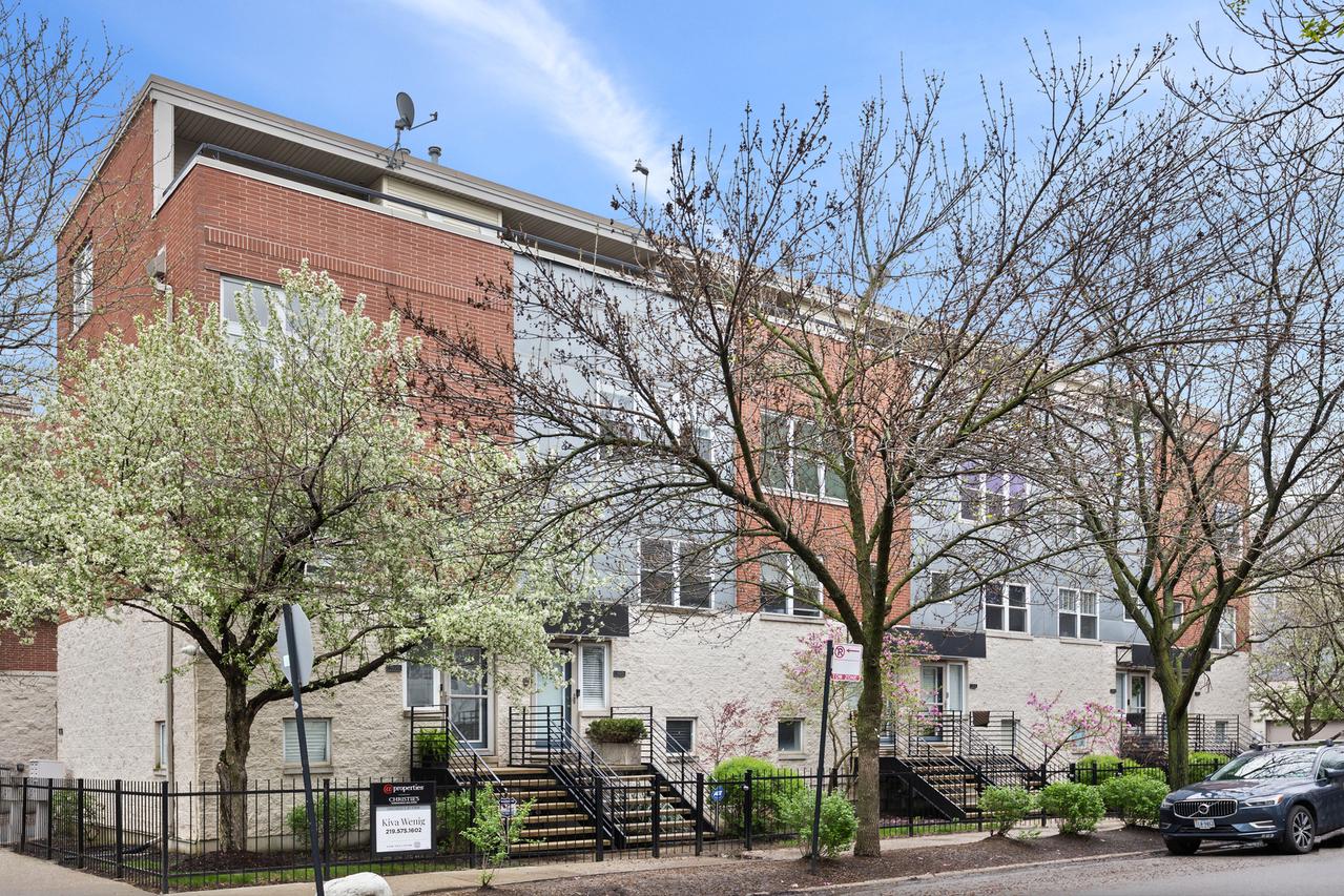 1825 N Rockwell St., Chicago, IL 60647