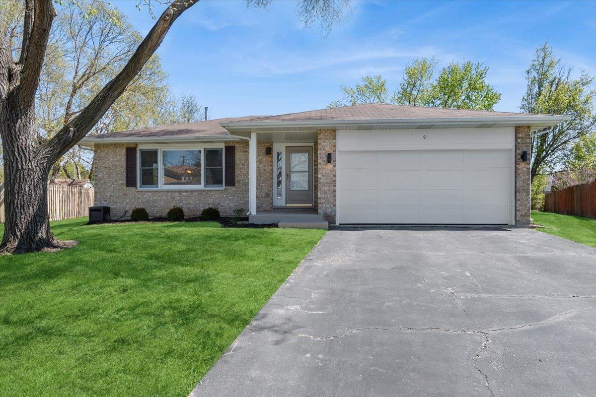 9 Red Bud Ct., Bolingbrook, IL 60490