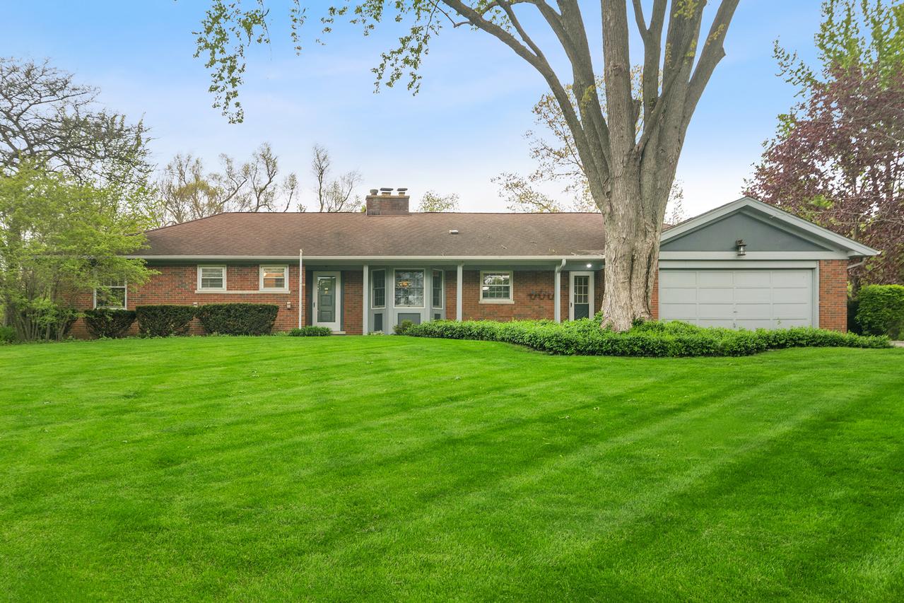 552 Cumnock Rd., Inverness, IL 60067