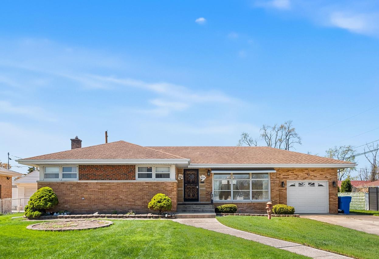 5236 N Pioneer Ave., Chicago, IL 60656