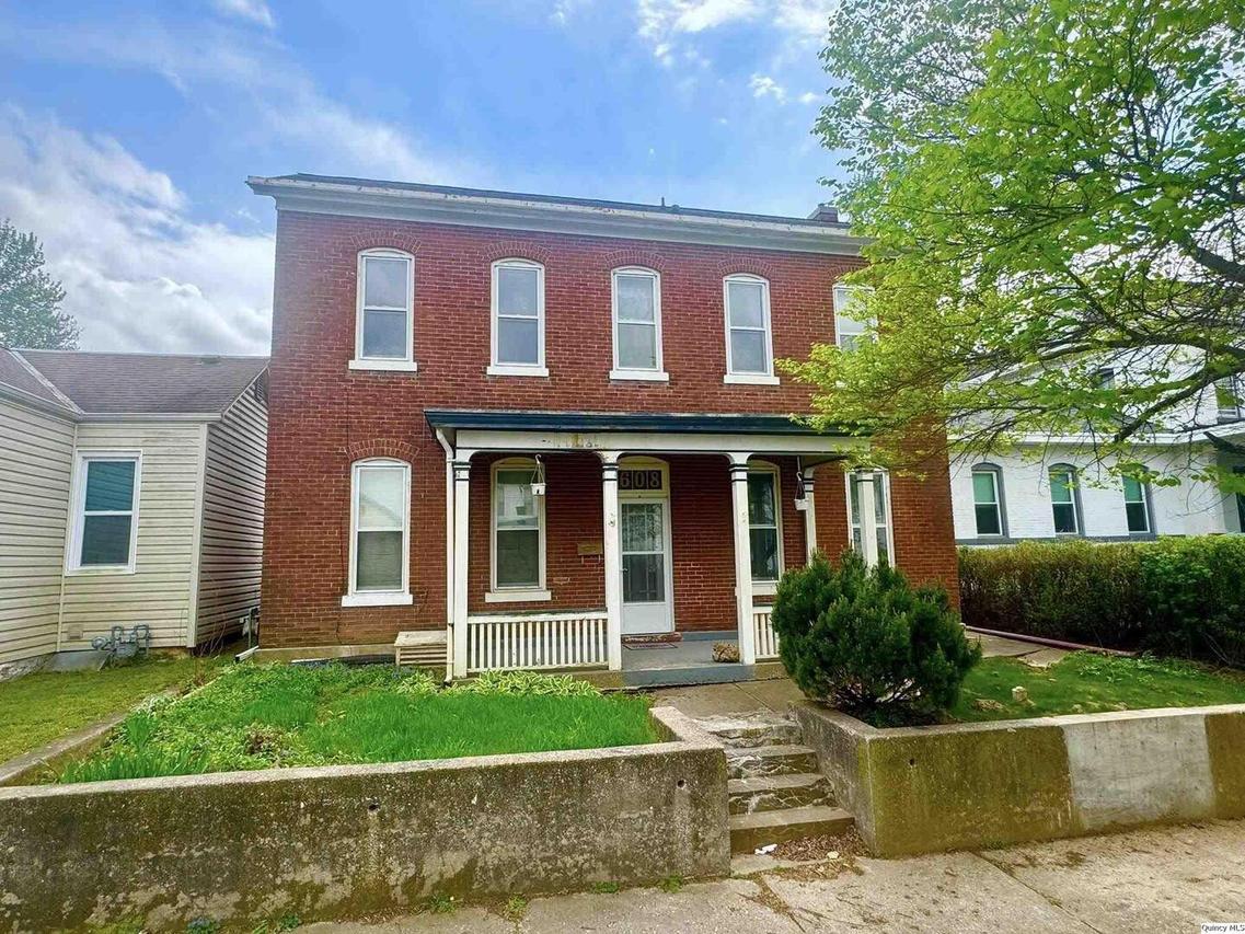 608 Adams, Quincy, IL 62301