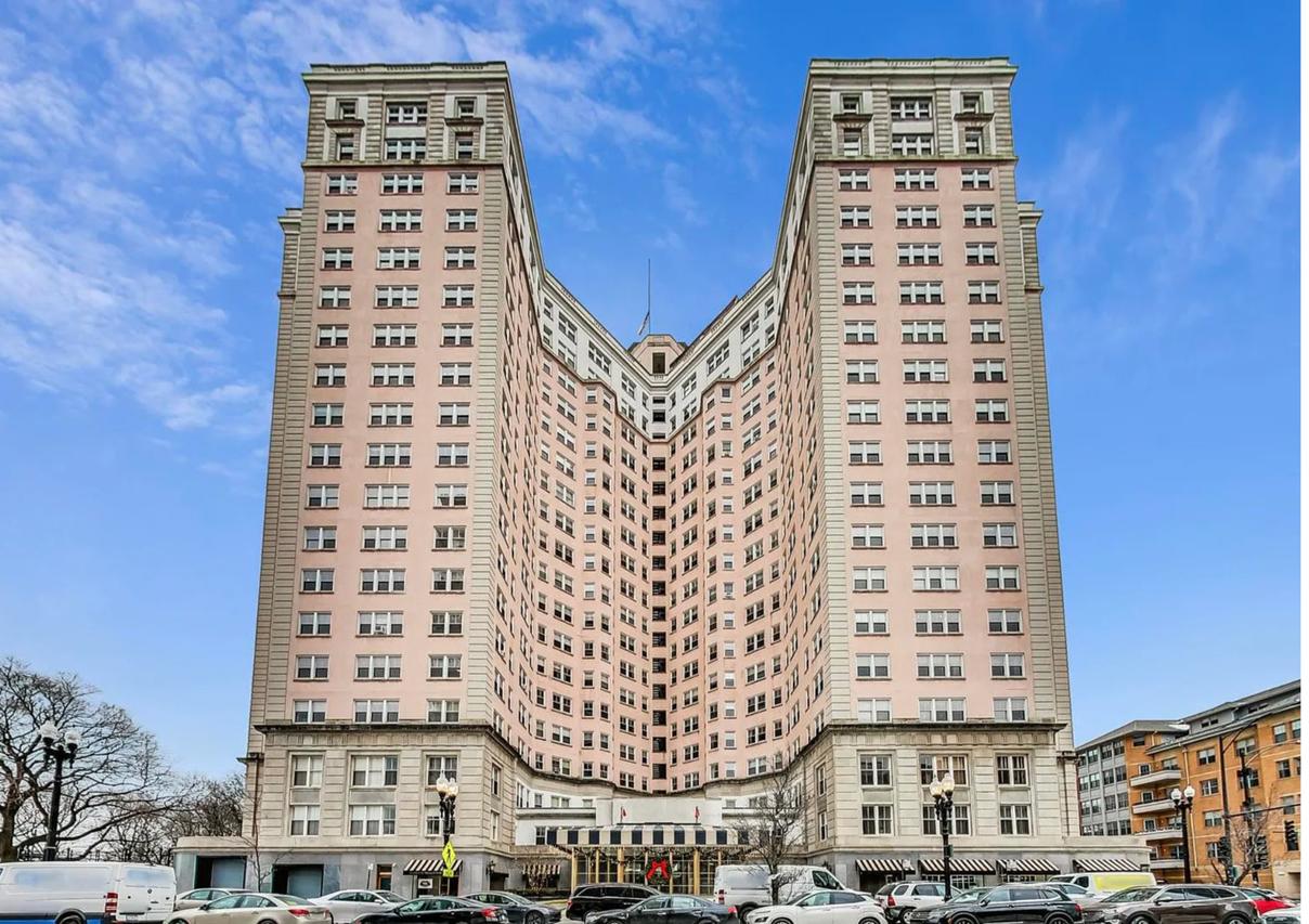 5555 N Sheridan Rd. #1503, Chicago, IL 60640