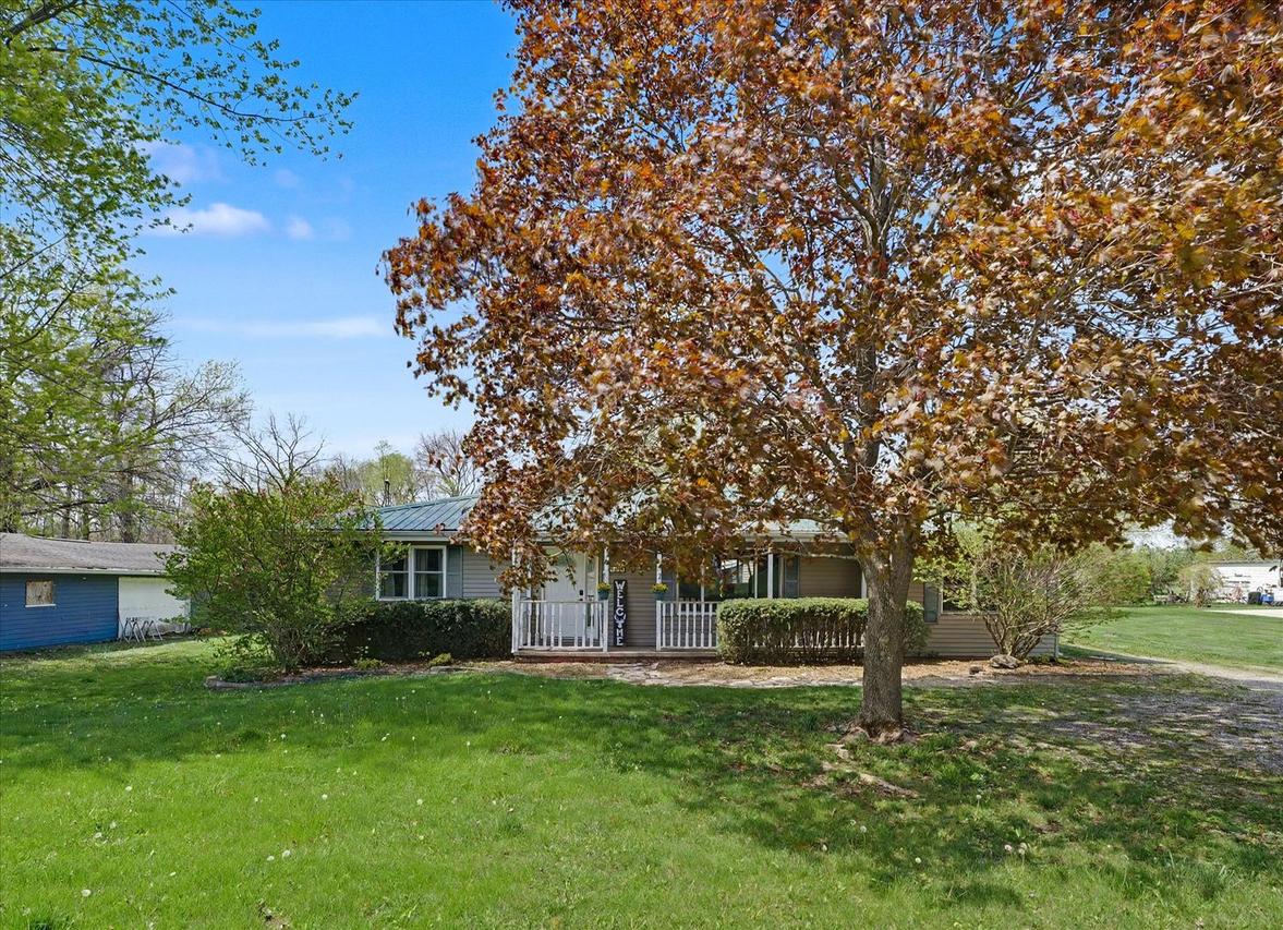 628 Courtland St., Saybrook, IL 61770