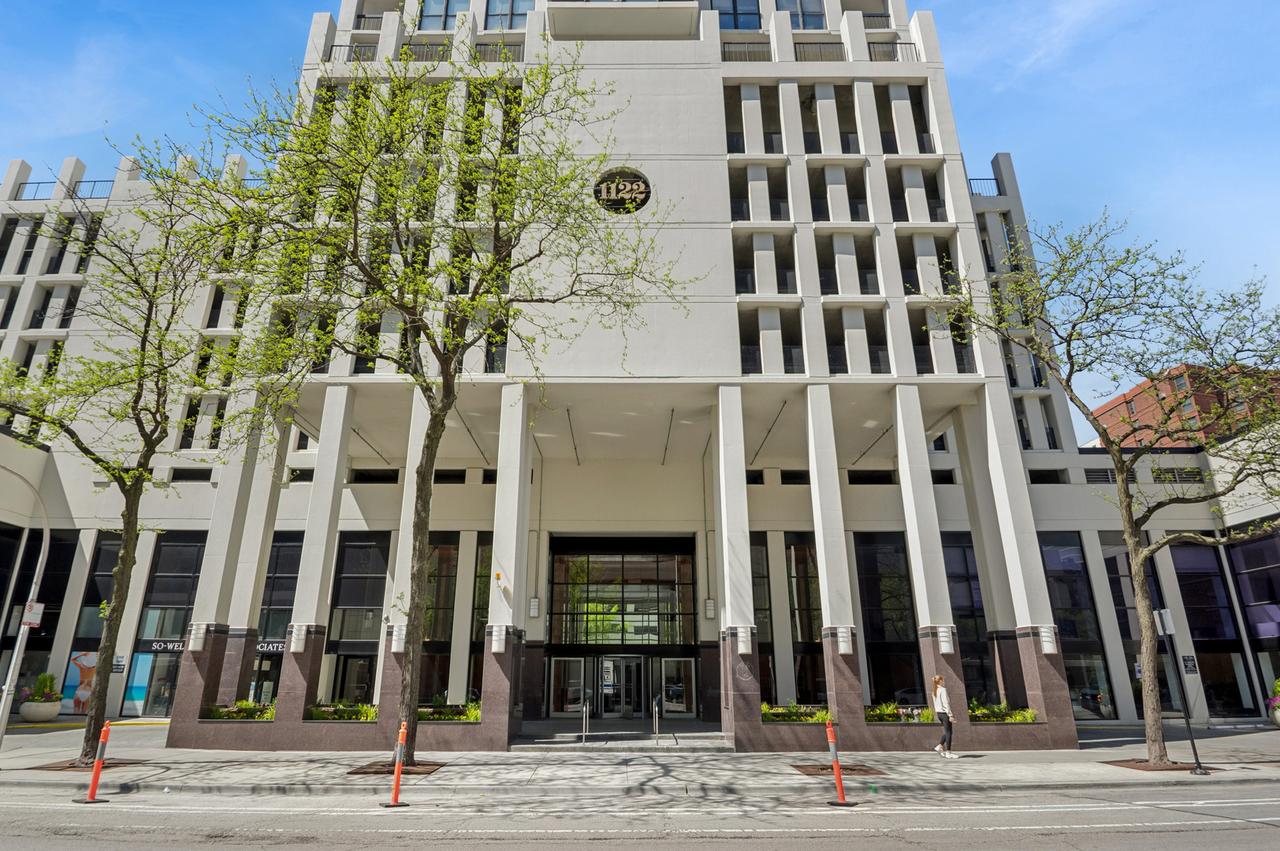 1122 N Clark St. #3905, Chicago, IL 60610